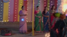 Lagnachi Bedi S01 E353 Sindhu In a Dilemma