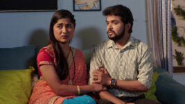 Lagnachi Bedi S01 E349 Reshma in a Pickle?