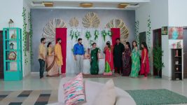 Nuvvu Nenu Prema S01 E248 Padmavathi Comforts Vikramaditya