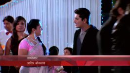 Pyaar Ka Dard Hai Meetha Meetha Pyaara Pyaara S08 E20 Rubel presents the award