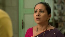 Chotya Bayochi Mothi Swapna S01 E215 Chor Ki Daadi Mein Tinka