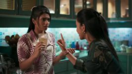 Sapno Ki Chhalaang S01 E28 Radhika Treats Her Family