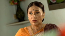 Chotya Bayochi Mothi Swapna S01 E210 A Threat To Bharti's Life