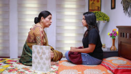 Kaatrukkenna Veli S01 E689 Shivani Is Confused