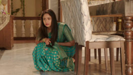 Lagnachi Bedi S01 E411 Sindhu Finds a Solution