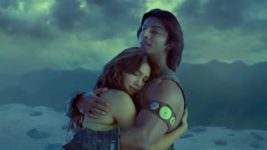 The Adventures of Hatim S02 E08 Rakhbir gifts Hatim  a book