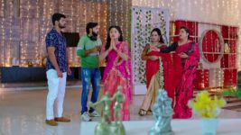 Nuvvu Nenu Prema S01 E330 Vikramaditya at a Happy Place
