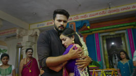 Krishnamma Kalipindhi Iddarini S01 E30 Eeswar to the Rescue