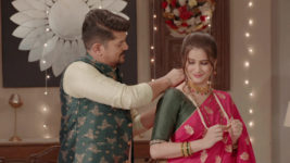 Lagnachi Bedi S01 E430 A Surprise for Madhurani