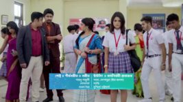 Bangla Medium S01 E230 Bikram, Indira Get Closer
