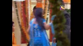 Kuch Toh Log Kahenge S01 E16 Nidhi Washes Ashutoshs Shirt