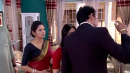 Mon Niye Kachakachi S07 E01 Mr Kapoor apologises to Labanya
