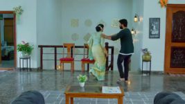 Yeda Loyallo Indradhanasu S01 E84 Mahidhar Has Doubts