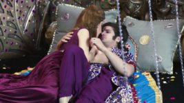 Chandira Nandhini S03 E02 Chandhira, Helena To Spend A Night?