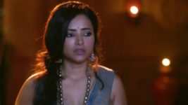 Chandira Nandhini S04 E104 Where is Nandhini?