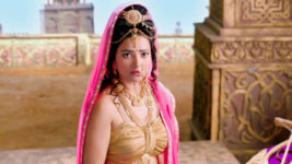 Chandira Nandhini S04 E65 Nandhini, The Queen?