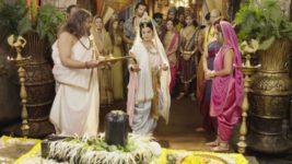 Chandira Nandhini S04 E93 Moora's Pada Puja for Nandhini
