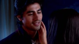 Dil Se Di Dua Saubhagyavati Bhava S06 E14 Viraj Attacks the Doctor
