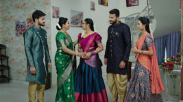 Krishnamma Kalipindhi Iddarini S01 E48 Akhila Becomes Jealous