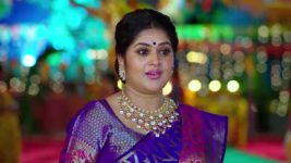 Malli Nindu Jabili S01 E401 Krishna Appreciares Mall's Help