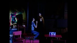 Miley Jab Hum Tum S02 E57 Gunjan is surprised to see Samrat Miley Jab Hum Tum S02 E57 Gunjan is surprised to see Samrat