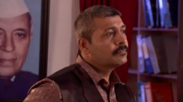 Mon Niye Kachakachi S08 E18 Ranveer goes behind bars