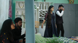 Vantalakka S01 E345 Priya, Vasu to Get Caught?