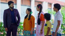 Yeda Loyallo Indradhanasu S01 E62 Pardhu Praises Amulya
