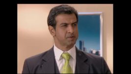 Kasauti Zindagi Kay (2001) S32 E03 Vardhaan gets away