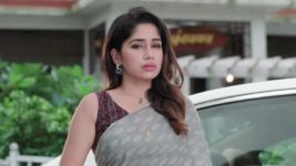 Kunya Rajachi Ga Tu Rani S01 E33 Gunja Treats Vijaya's Husband