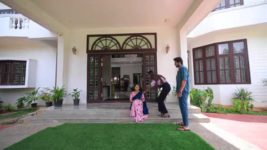 Gruhapravesha (Kannada) S01 E105 Pallavi catches hold of Lahari