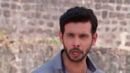 Ek Boond Ishq S06 E06 Kalavati pushes Radha off a cliff Ek Boond Ishq S06 E06 Kalavati pushes Radha off a cliff