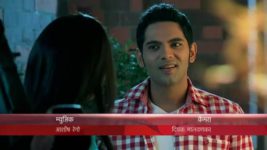 Ek Veer Ki Ardaas Veera S09 E30 Karan tries to embrace Veera