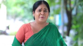 Gruhapravesha (Kannada) S01 E92 Seetharam screams on Shambhavi