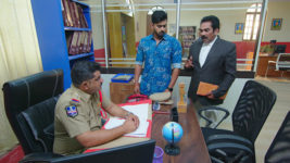 Intiki Deepam Illalu ( Telugu) S01 E777 Harsha to Rescue Krishna? Intiki Deepam Illalu ( Telugu) S01 E777 Harsha to Rescue Krishna?