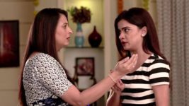 Morambaa S01 E516 Rewa to Leave the House?