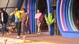 Bigg Boss Kannada S10 E17 Dasara Celebrations With Tara!