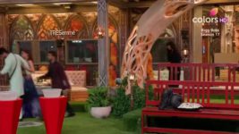 Bigg Boss (Colors tv) S17 E15 Ravivaar Ki Roasting!