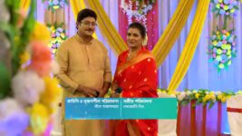 Desher Mati S01E211 Raja, Mampi Get Romantic Full Episode