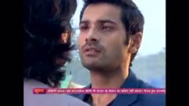 Uttaran S01 E1408 Someone finds Meethi in the river