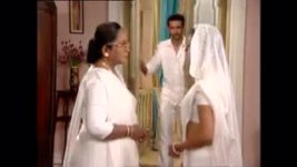 Uttaran S01 E404 Tapasya steals cash from Thakur house