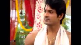 Uttaran S01 E977 Kanha advises Sumitra to stay away from Meethi