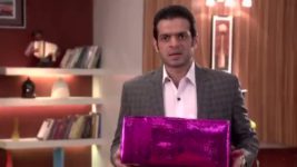 Yeh Hai Mohabbatein S10E13 Raman gifts a ring to Ishita Full Episode