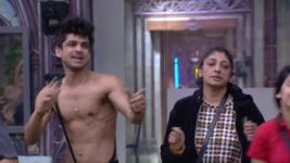 Bigg Boss (Colors tv) S17 E22 Coffee Pe Kalesh!