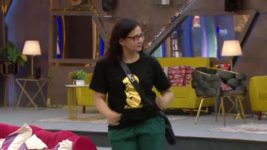 Bigg Boss Kannada S10 E45 Bold To Go Bald!