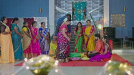 Nuvvu Nenu Prema S01 E472 Murali Has Doubts