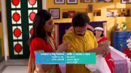 Aay Tobe Sohochori S01E334 Debina, Barfi's New Move Full Episode
