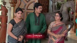 Koilamma S04E24 Jagadamba's Sly Plan Full Episode