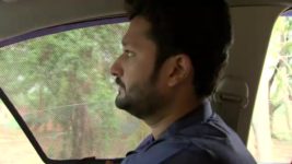 Koilamma S05E33 Manoj Saves Kalyani Full Episode