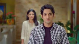 Krishna Chali London S01E279 Radhe Held at Gunpoint? Full Episode